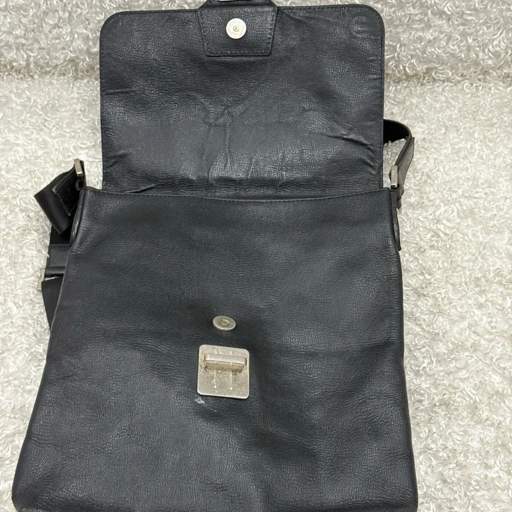 FENDI Black Leather Men's Messenger Bag